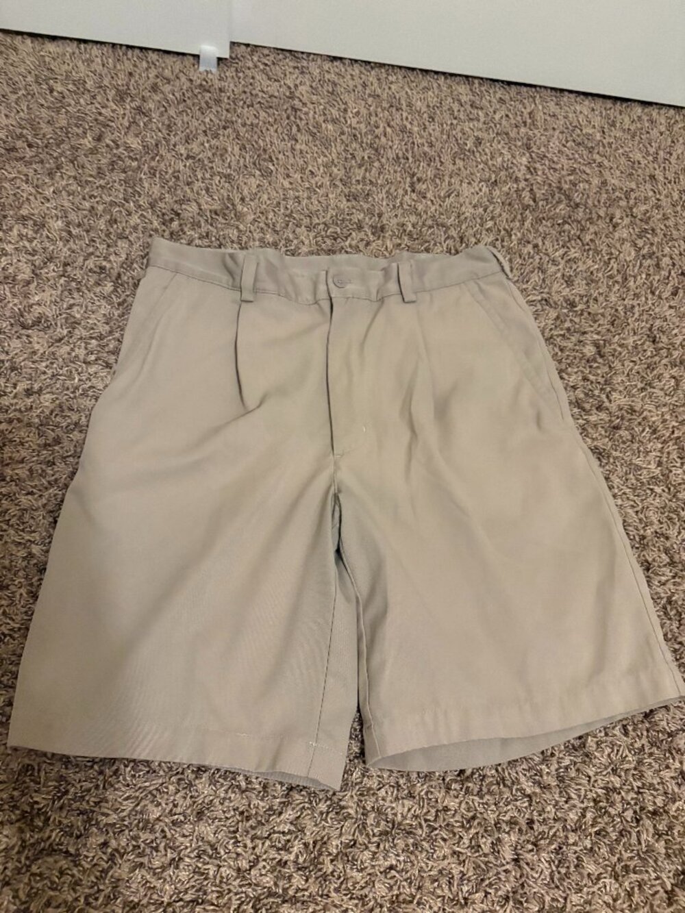 Nike Golf Shorts Medium 32 Beige Tan Khaki Dri Fit Material Zip Fly Pockets